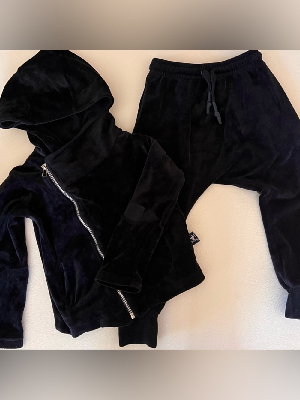 nununu black velvet tracksuit